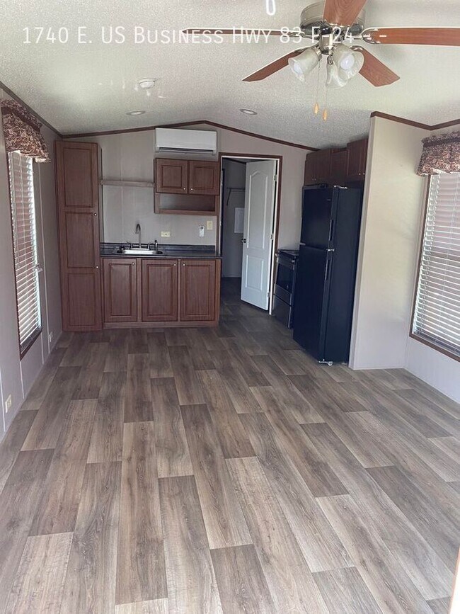 Building Photo - 1740 W Business Hwy 83