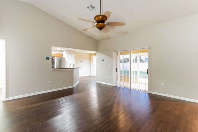 Foto del edificio - 3539 Towne Park Blvd