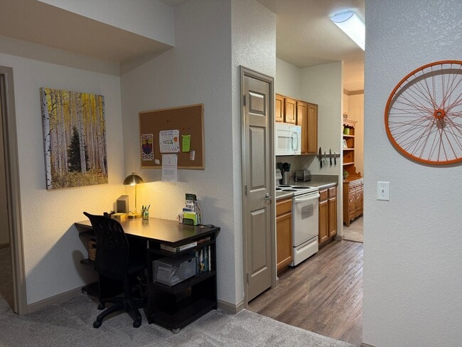 Building Photo - 2 Bed, 2 Bath Condo in Fort Collins - Foss...