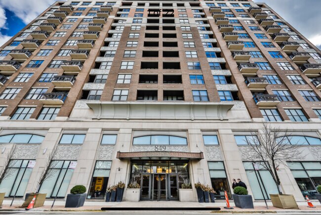 Foto del edificio - 849 N Franklin St