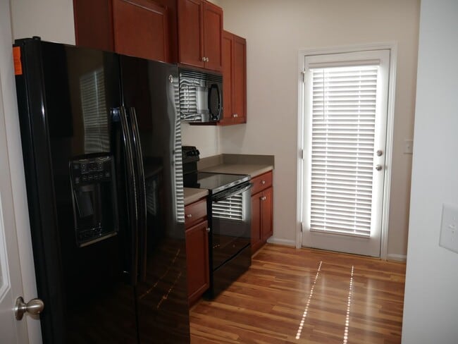 Foto del edificio - 2446 Hartfield Cir