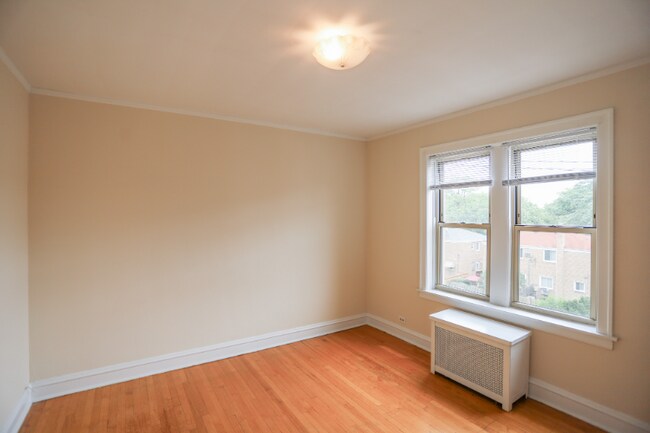 Foto del edificio - 7443 N Claremont Ave