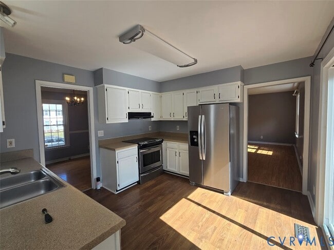 Foto del edificio - 4905 Merlin Ln