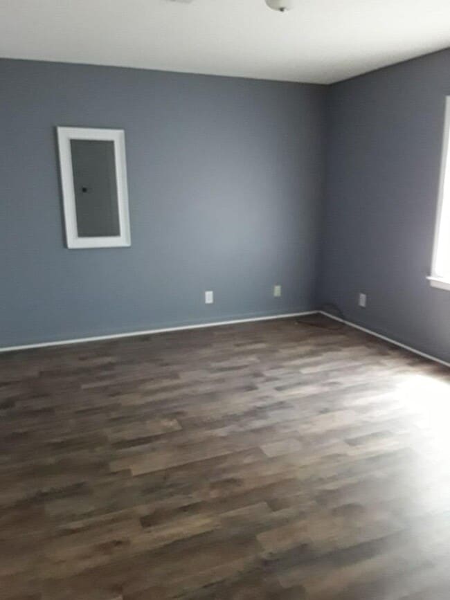 Building Photo - 164 Laverne Cir SW