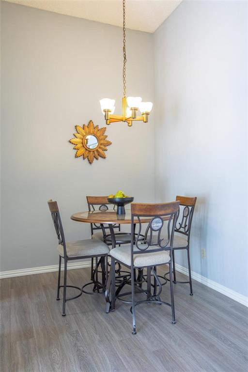 Building Photo - 634 Bellaire Dr