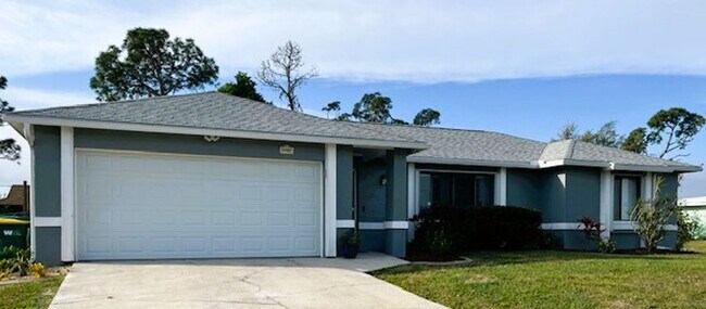 Building Photo - 22497 Glen Ave