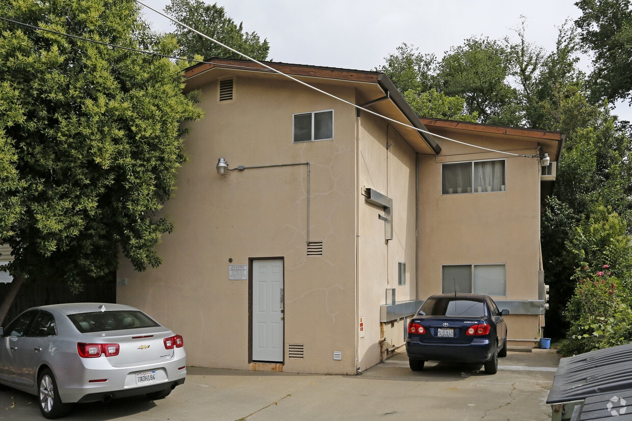 Building Photo - 2518 G St