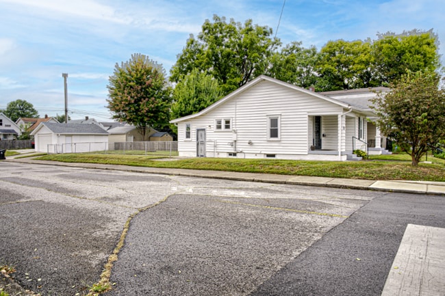 Photo - 1028 Forrest St House