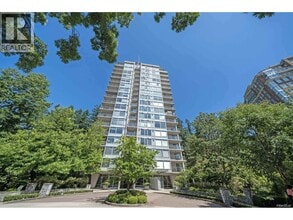Building Photo - 5639-5639 Hampton Pl