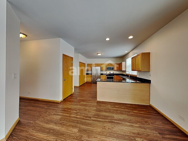 Building Photo - 2302 High Ridge Ln