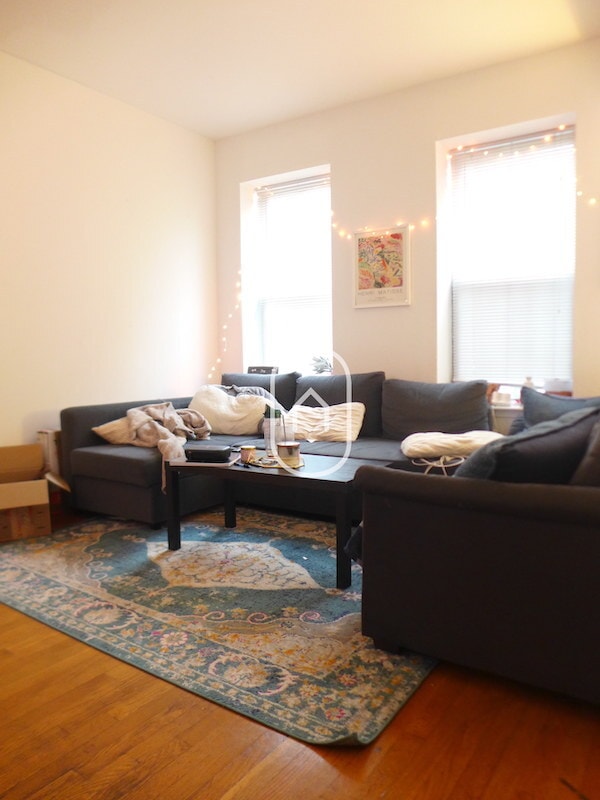 Building Photo - 32 Cunard St