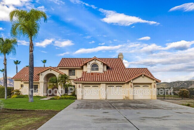 Foto del edificio - 493 Summerhill View