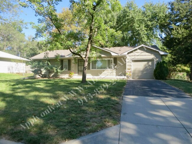 Foto del edificio - Beautiful 3 Bed/1 Bath Home in KCMO-Availa...
