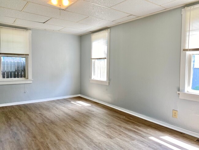 Building Photo - 32 E Waterloo St