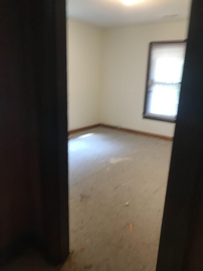 Building Photo - 115 N Van Gilder St