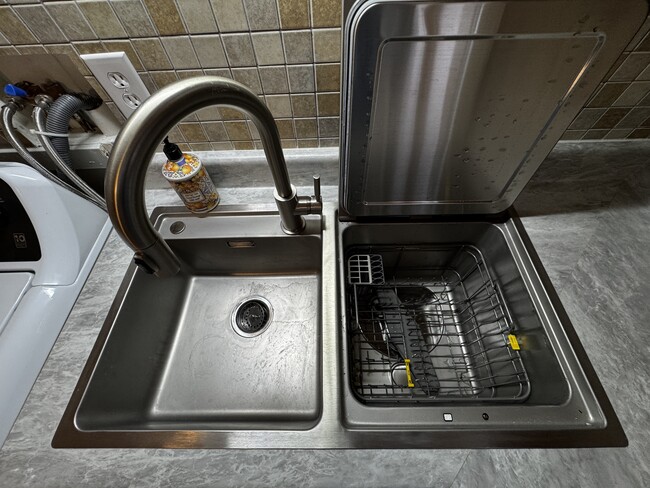 Foto del edificio - 1284 Slater Rd