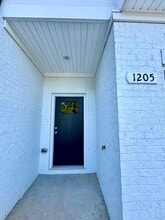Building Photo - 1205 McCoy St