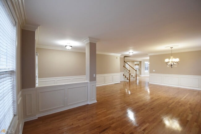 Building Photo - 123 Centennial Dr