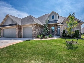 Building Photo - 11616 NW 104th St