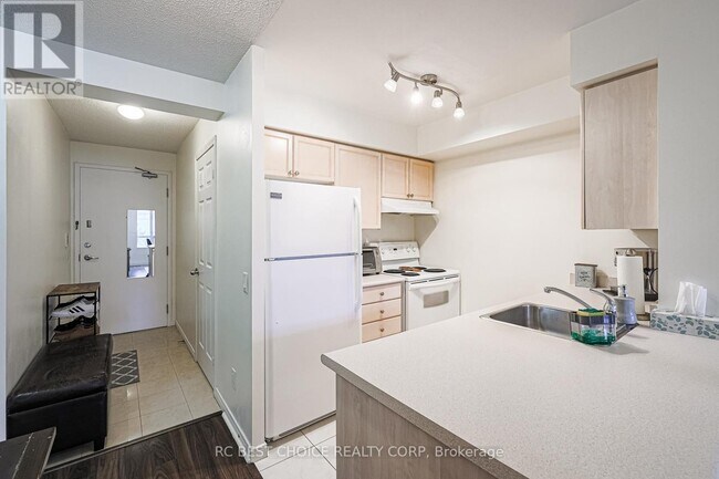 Building Photo - 155 Beecroft Rd