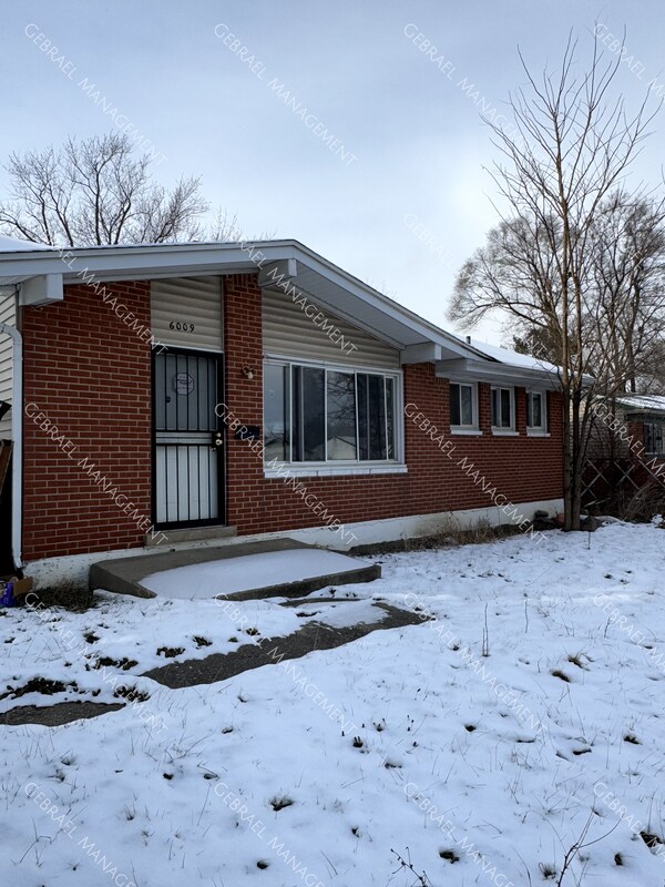 Building Photo - 6009 Penwood Rd