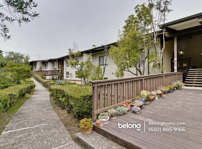 Foto del edificio - 19100 Crest Ave