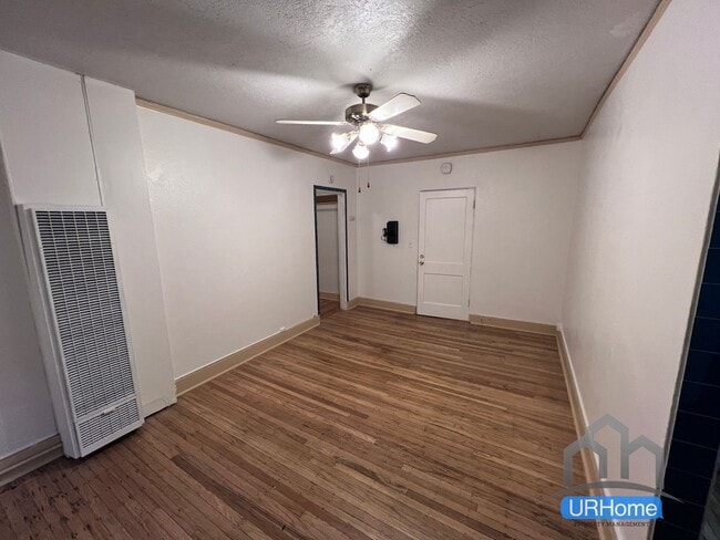 Interior Photo - Vintage Studio Living in the Heart of Port...