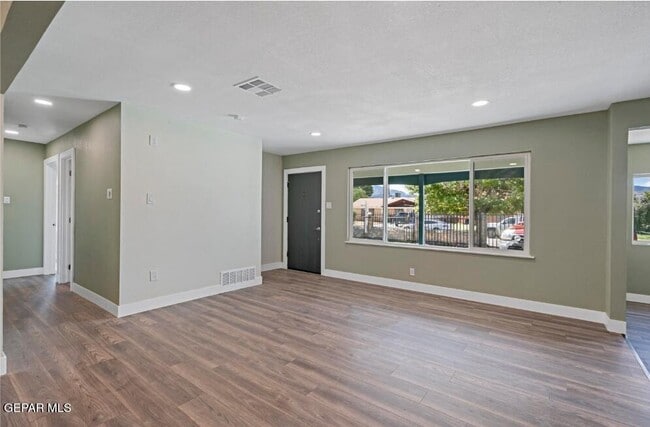 Building Photo - 10096 Ontario Ave