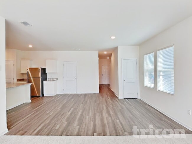 Building Photo - 305 Nasturtium Wy