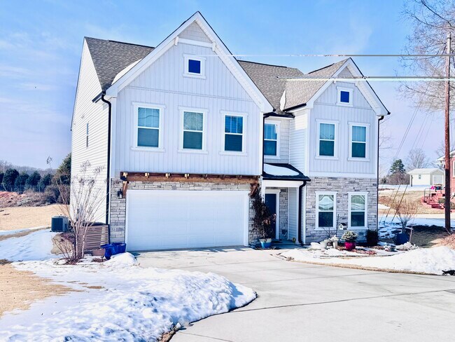 Foto del edificio - 648 Meadowlark Dr