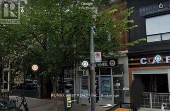 Building Photo - 1319 St Clair Ave W
