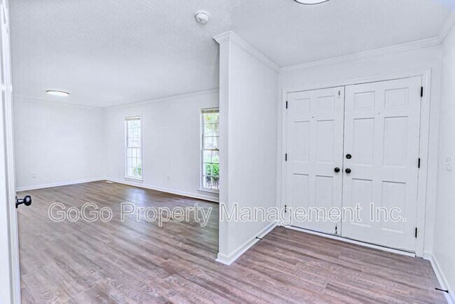 Foto del edificio - 200 Lanewood Dr