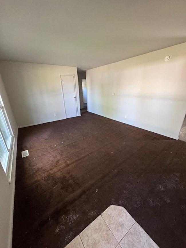 Building Photo - 6932 Balsam Ln