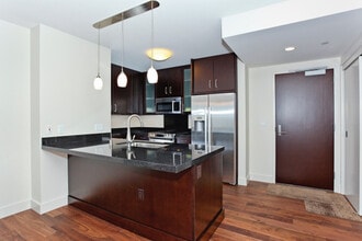 Building Photo - 1189 Waimanu St