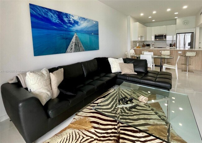 Building Photo - 5701 Collins Ave