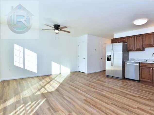 Foto del edificio - 330 Park Way