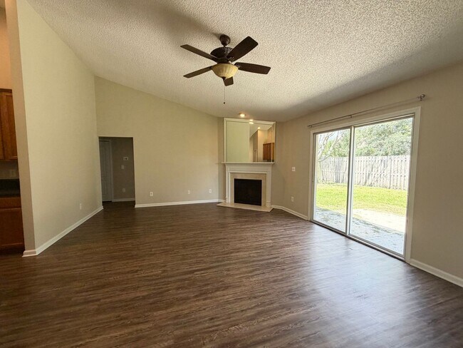 Building Photo - Westside Renovated Home