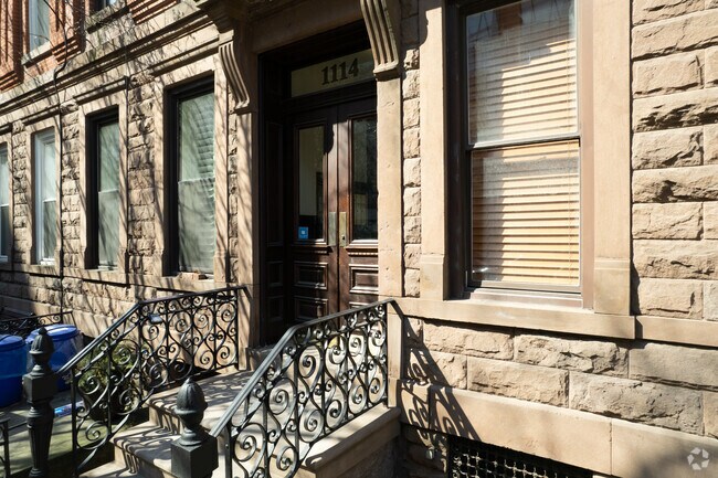 Entrance - 1114 Hudson St