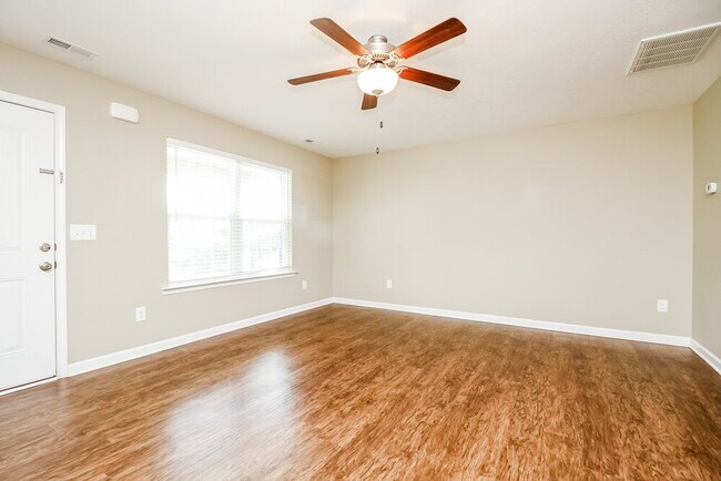 Building Photo - 639 Big Hurricane Dr