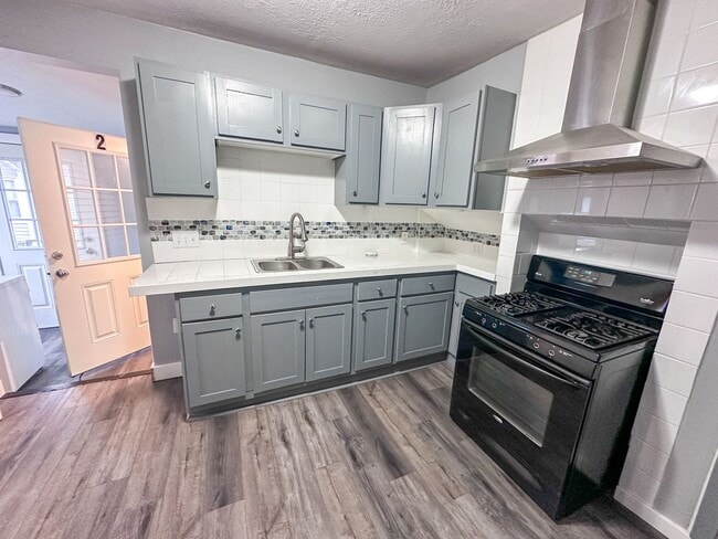 Building Photo - 921 4th St NW