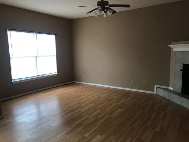 Building Photo - 305 Carmel Valley Way