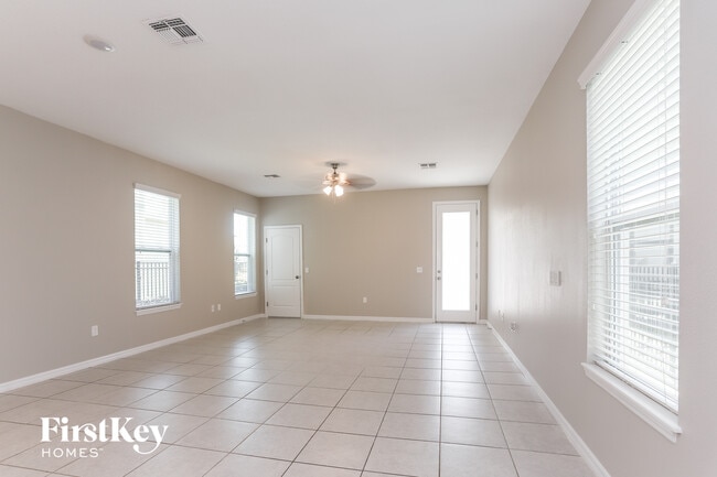 Foto del edificio - 7143 Bowspirit Pl