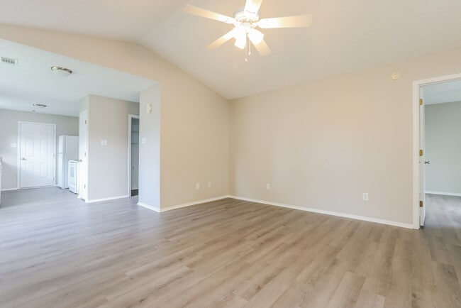 Building Photo - Inviting 3 Bedroom Home in Benton, AR