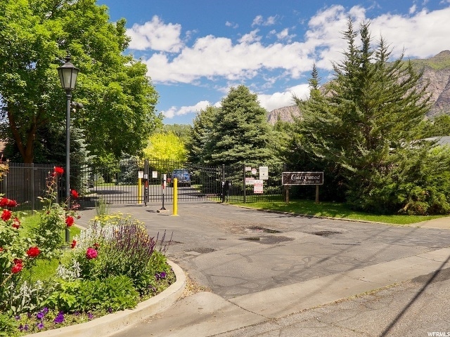 Building Photo - 1120 Canyon Rd