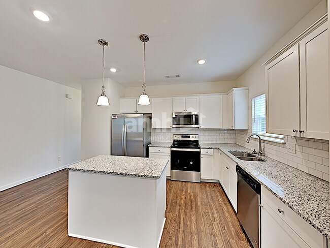 Foto del edificio - 148 Landsdown Xing