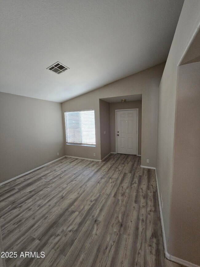 Foto del edificio - 16930 N 158th Ave