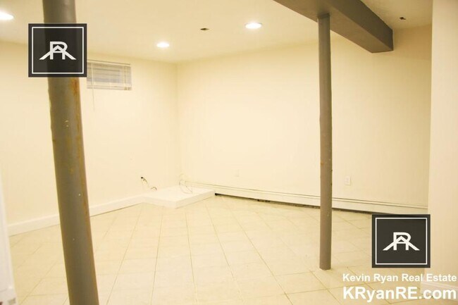 Foto del edificio - 4 bedroom in Woburn MA 01801