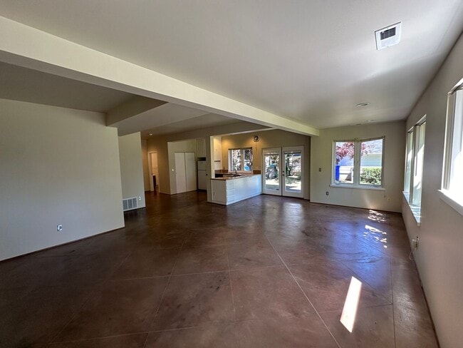 Building Photo - 7107 SW 29th Ave