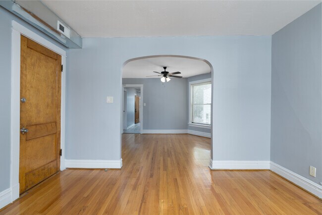 Foto del edificio - 3337 W Cullom Ave