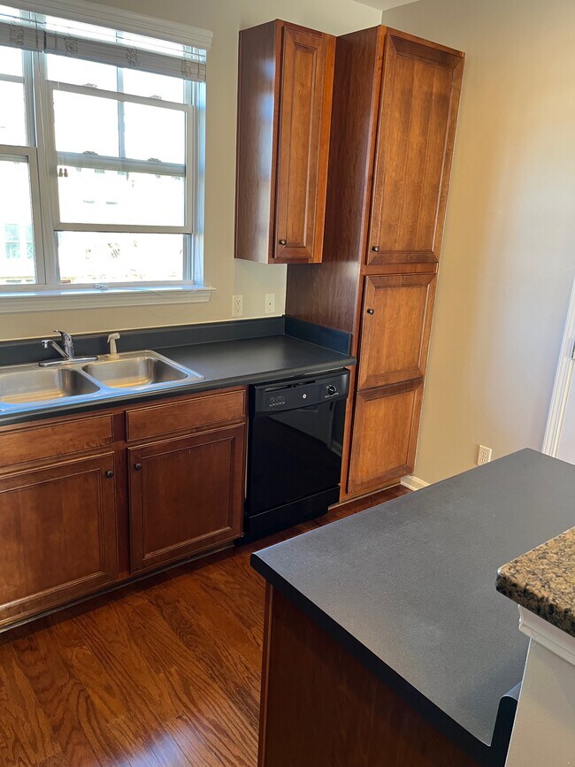 Foto del edificio - 1616 Walnut View Dr